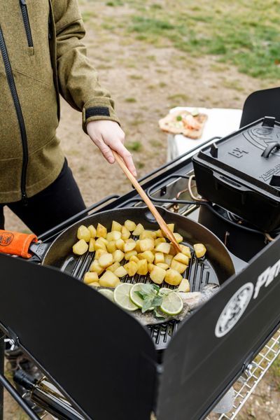 Сковорода-гриль чавунна Petromax Grill Fire Skillet з довгою ручкою &Oslash;35 см 50155 фото